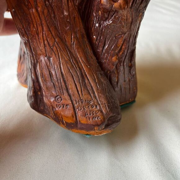 Vintage 70s Chalkware Statue Red Cardinal Perched in Tree Branch Hand Painted - Picture 5 of 12